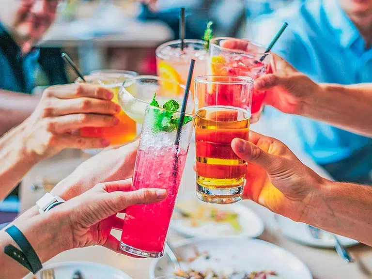 pause rafraichissante au bar du camping